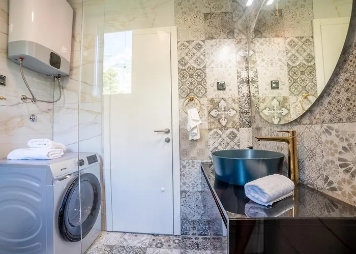 Luxury Karigo 2 דירה מאקרסקה
