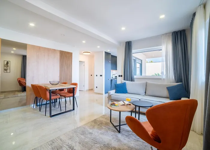 דירה Luxury Karigo 2 *